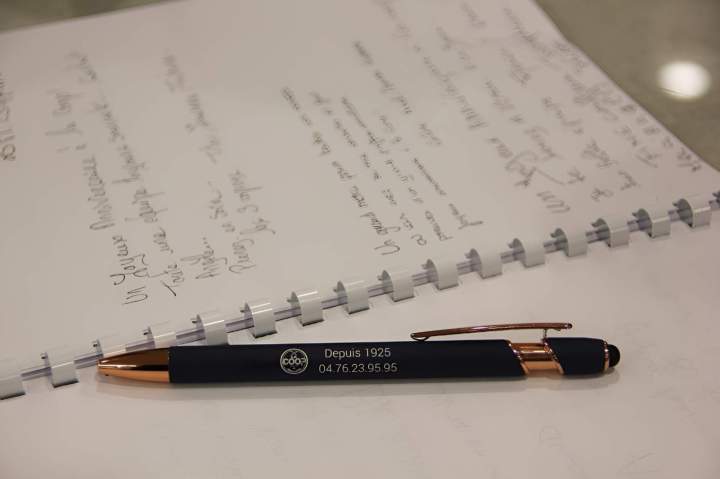 Stylo, papier, notes Grenoble